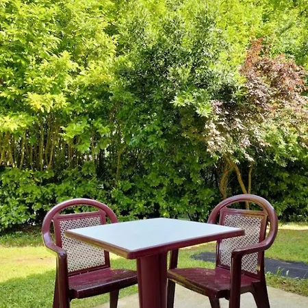 Au Jardin De Pages D'hotes Et Frühstückspension *