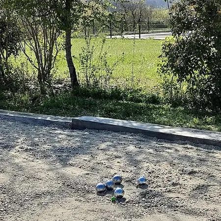 Au Jardin De Pages D'hotes Et Bed and Breakfast *