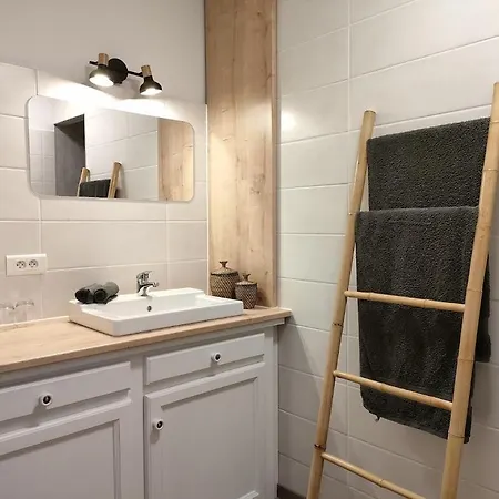 Bed & Breakfast Au Jardin De Pages D'hotes Et *