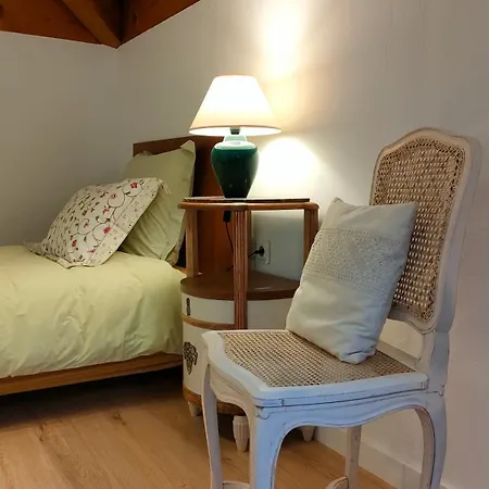 Au Jardin De Pages D'hotes Et Frühstückspension *
