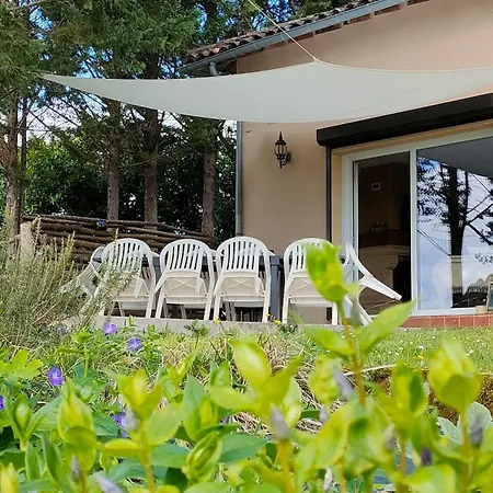 Au Jardin De Pages D'hotes Et Frühstückspension *
